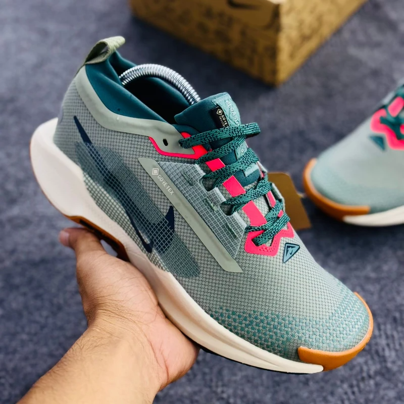 NK® Pegasus Trail 5 GTX "Clay Green"
