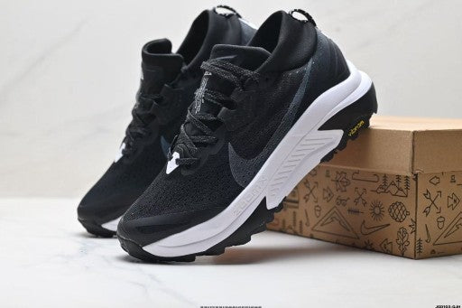 NK® ZoomX Pegasus Trail 4 "Black/Grey"
