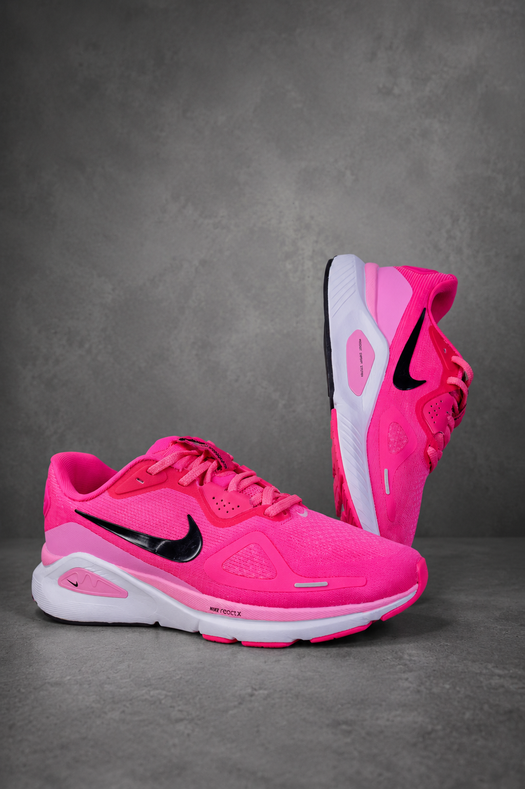 NK® Winflo 11 "Hyper Pink/Black"