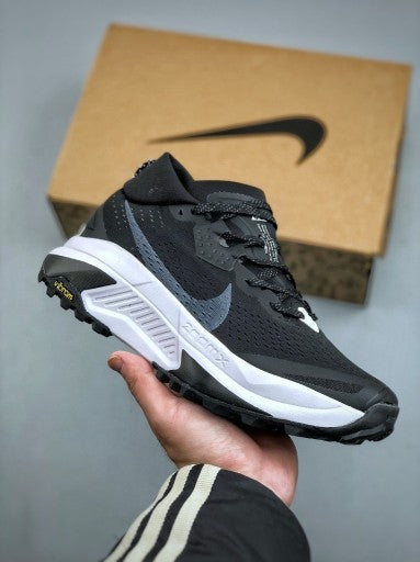 NK® ZoomX Pegasus Trail 4 "Black/Grey"