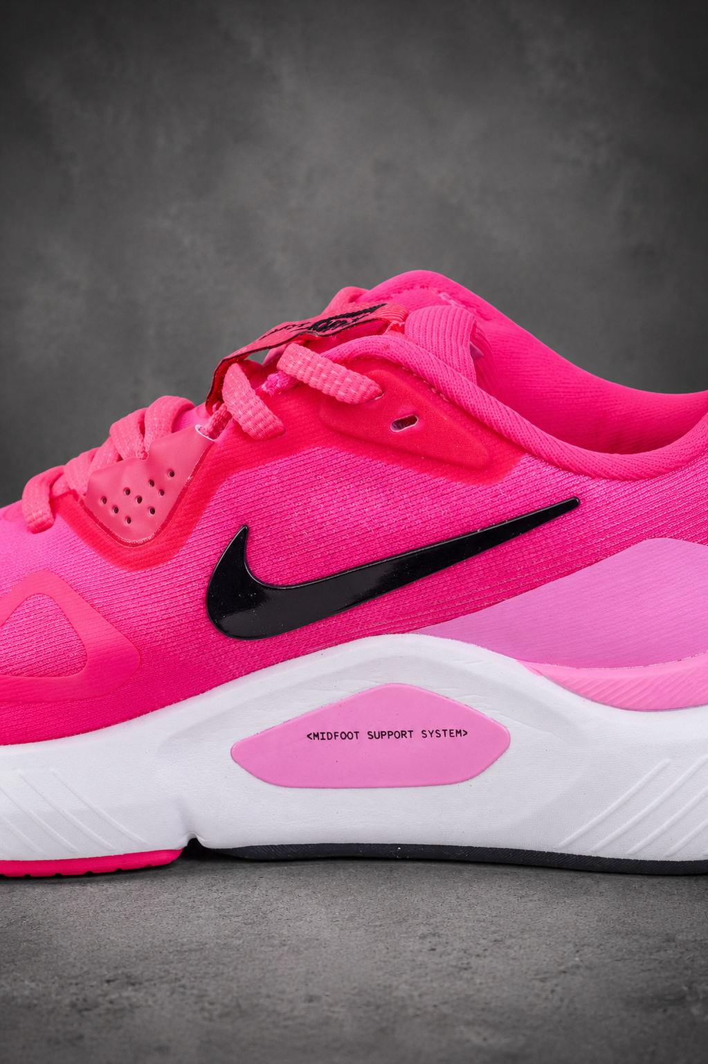 NK® Winflo 11 "Hyper Pink/Black"