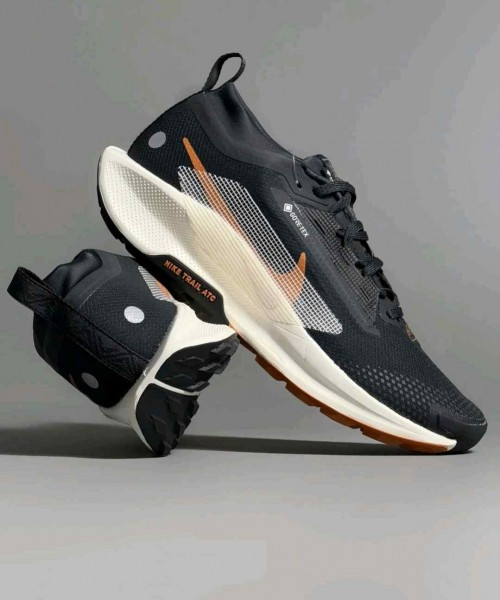 NK® Pegasus Trail 5 GTX "Black / Sail / Orange"