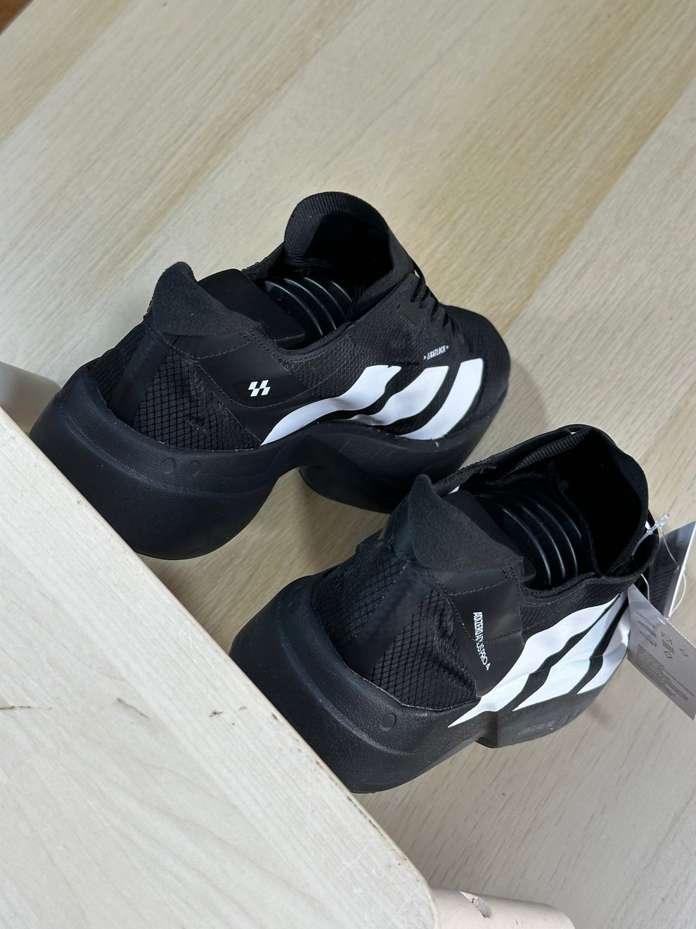ADS® Adizero Adios Pro 4 "Core Black / Cloud White"