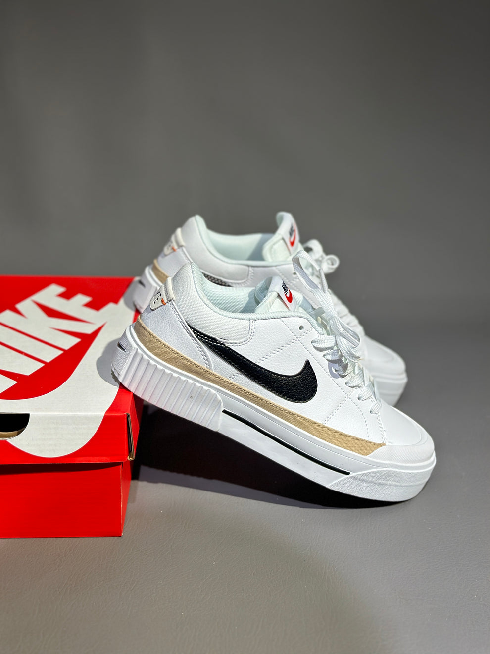 NK® Court Legacy Lift "White/Black/Sail"