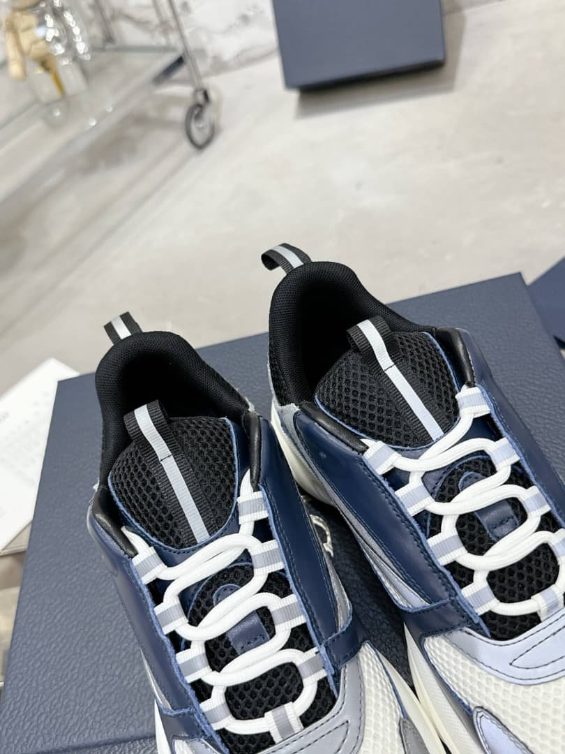 DR® B22 Sneaker "Navy Oblique"