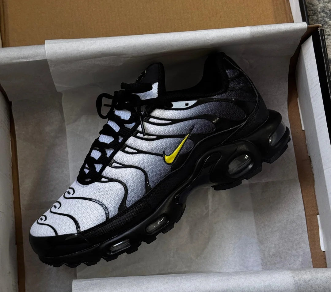 NK® Air Max Plus "Gray / Opti Yellow"