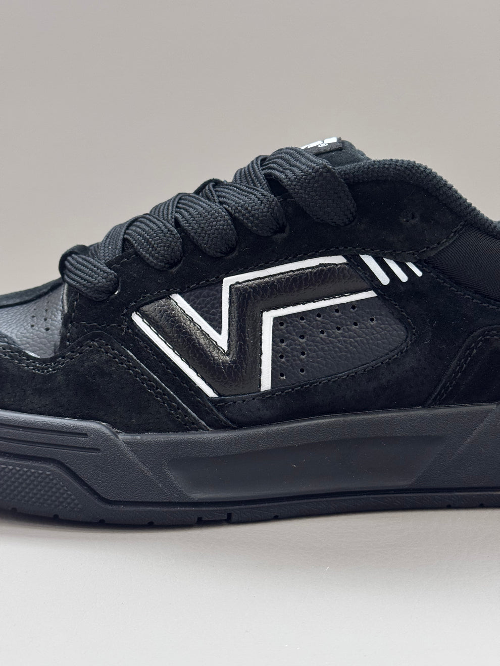 VNS® Speed LS "Triple Black"