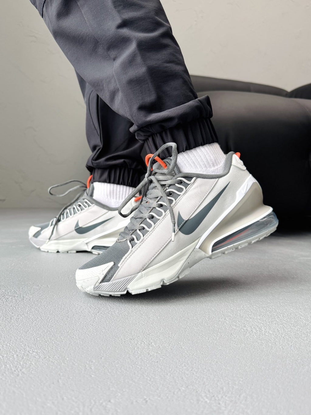 NK® AirMax Pulse Roam