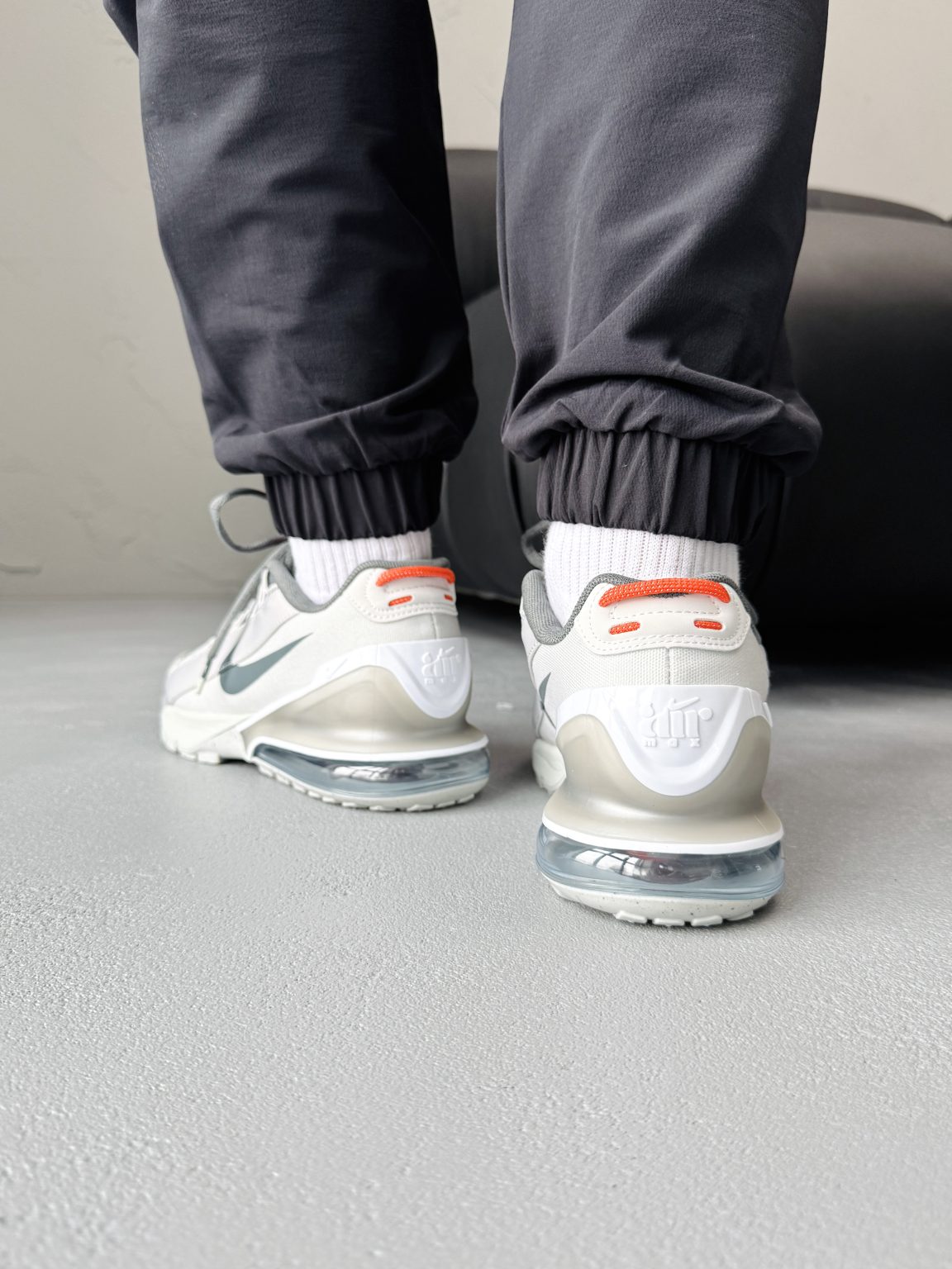 NK® AirMax Pulse Roam