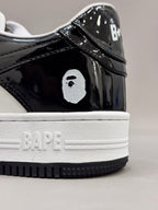 BP® Bape Sta de charol en blanco y negro