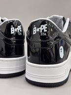 BP® Bape Sta de charol en blanco y negro
