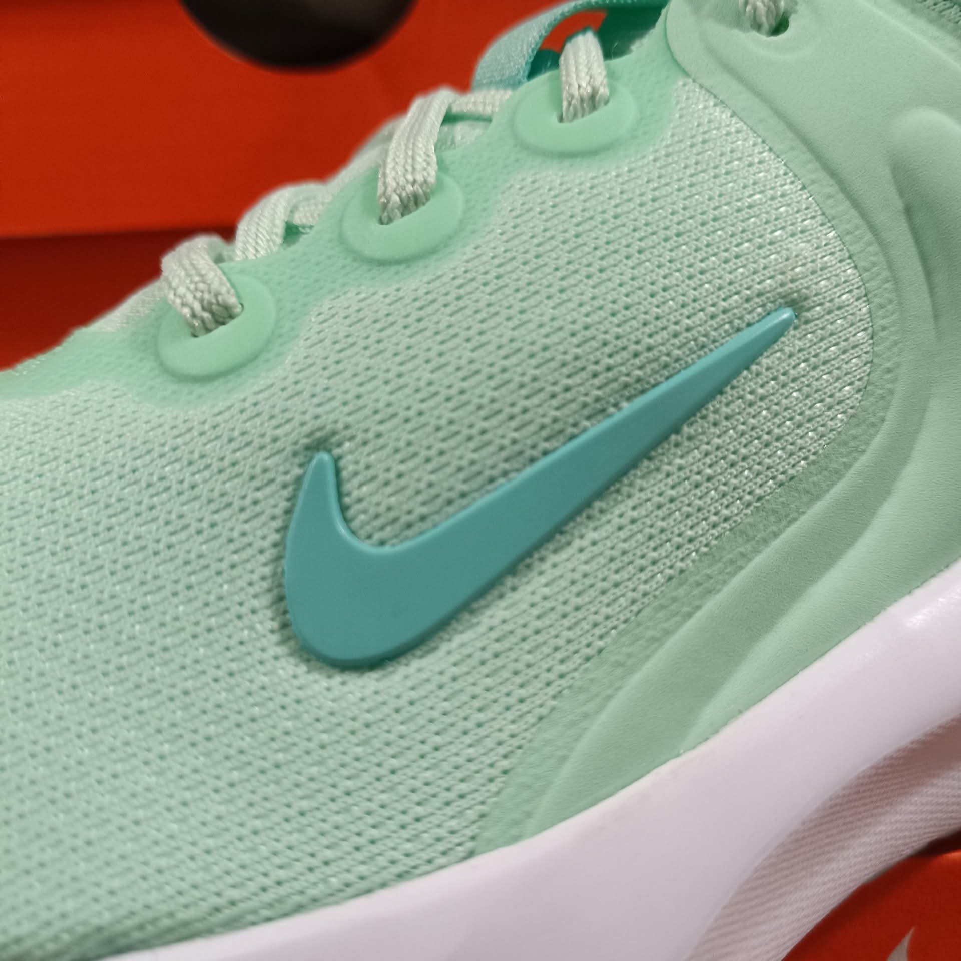 NK® In-Season TR 14 "Mint Green"
