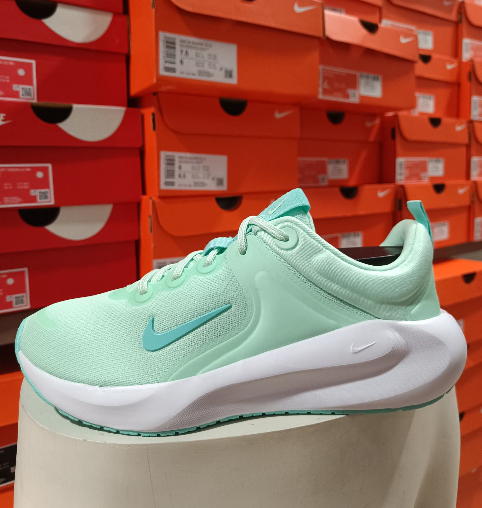 NK® In-Season TR 14 "Mint Green"
