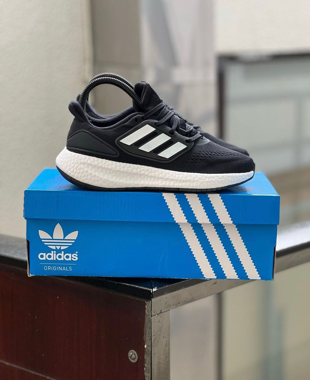 ADS® Pureboost 22 "Core Black / Cloud White"