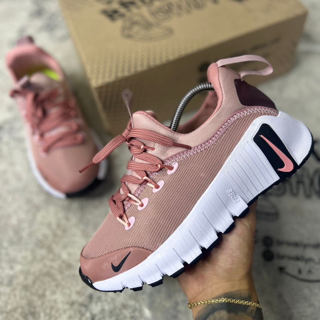 NK® Free Metcon 6 "Smokey Mauve"