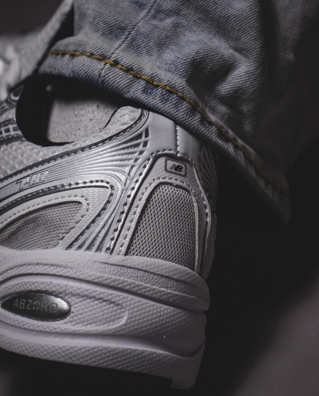 NB® 740 "White Silver/Metallic Black"