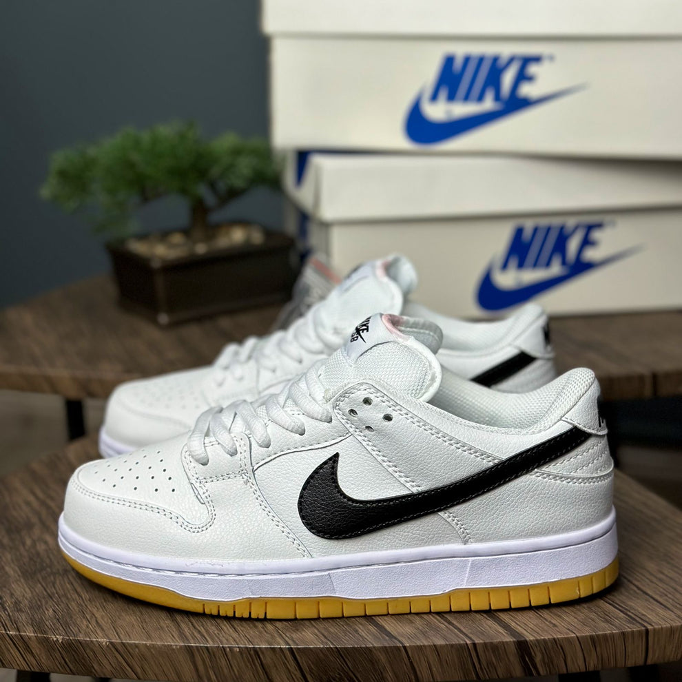 NK® SB Dunk Low Pro ISO "White Gum"
