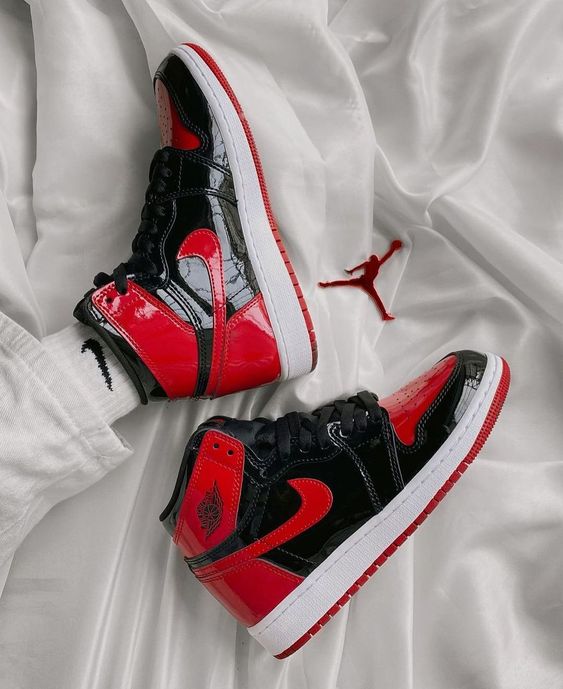 NK® Air JRDN 1 Retro High OG "Patent Bred"
