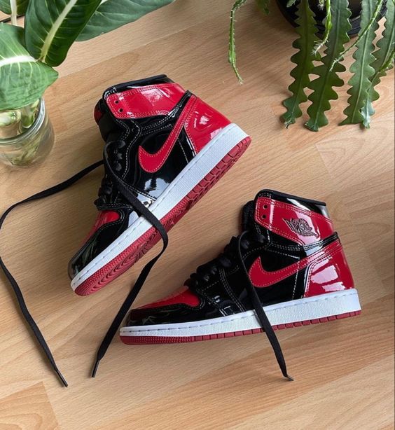 NK® Air JRDN 1 Retro High OG "Patent Bred"