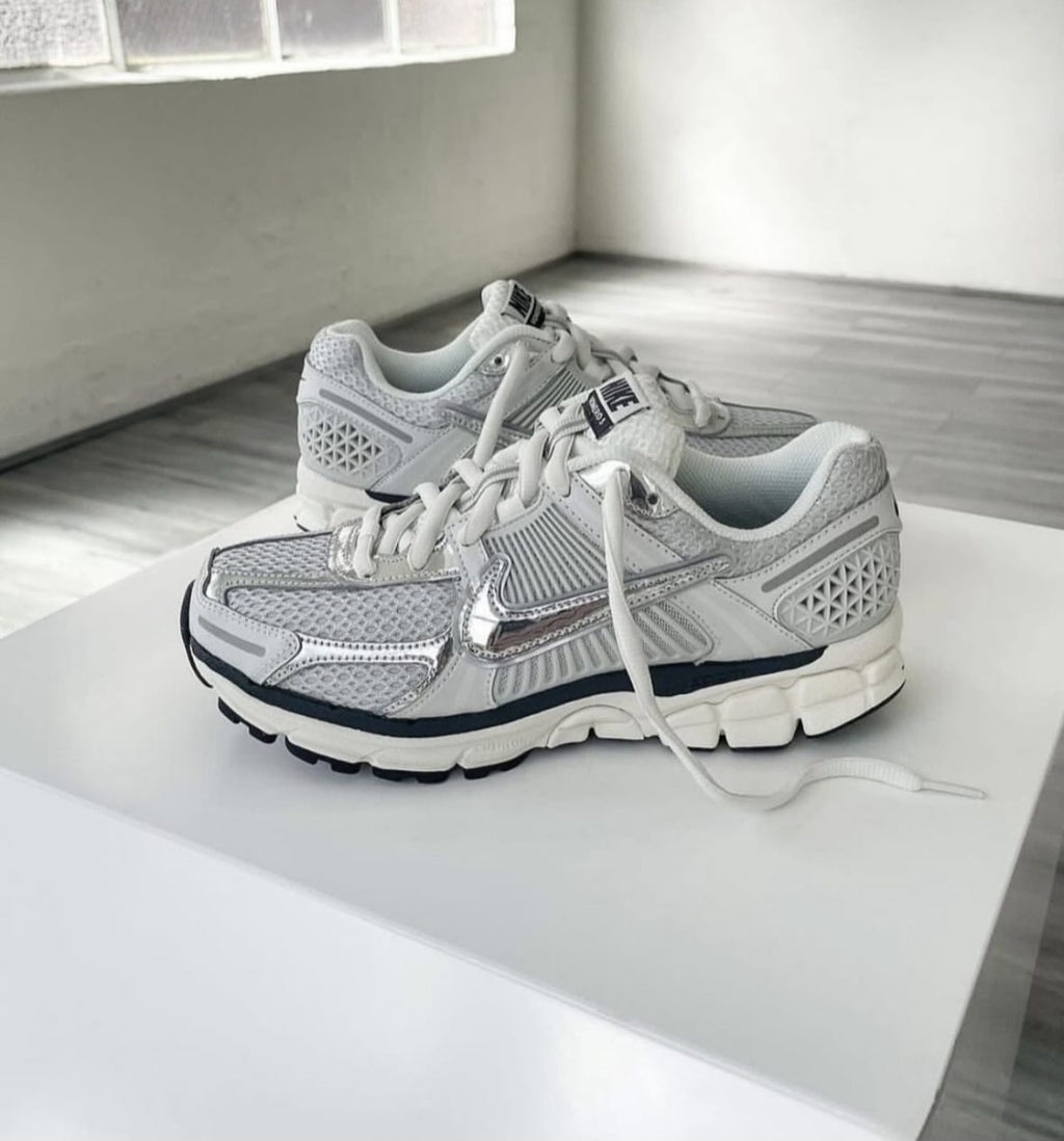 NK® Zoom Vomero 5 "Chrome Toe"