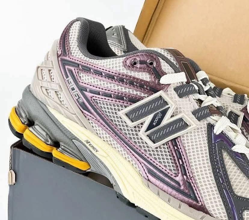 NB® 1906R "Licorice"