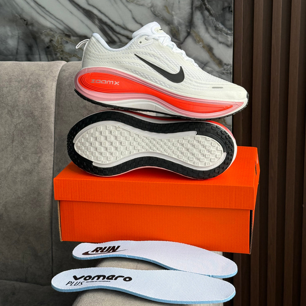 NK® VOMERO PLUS WHITE ORANGE