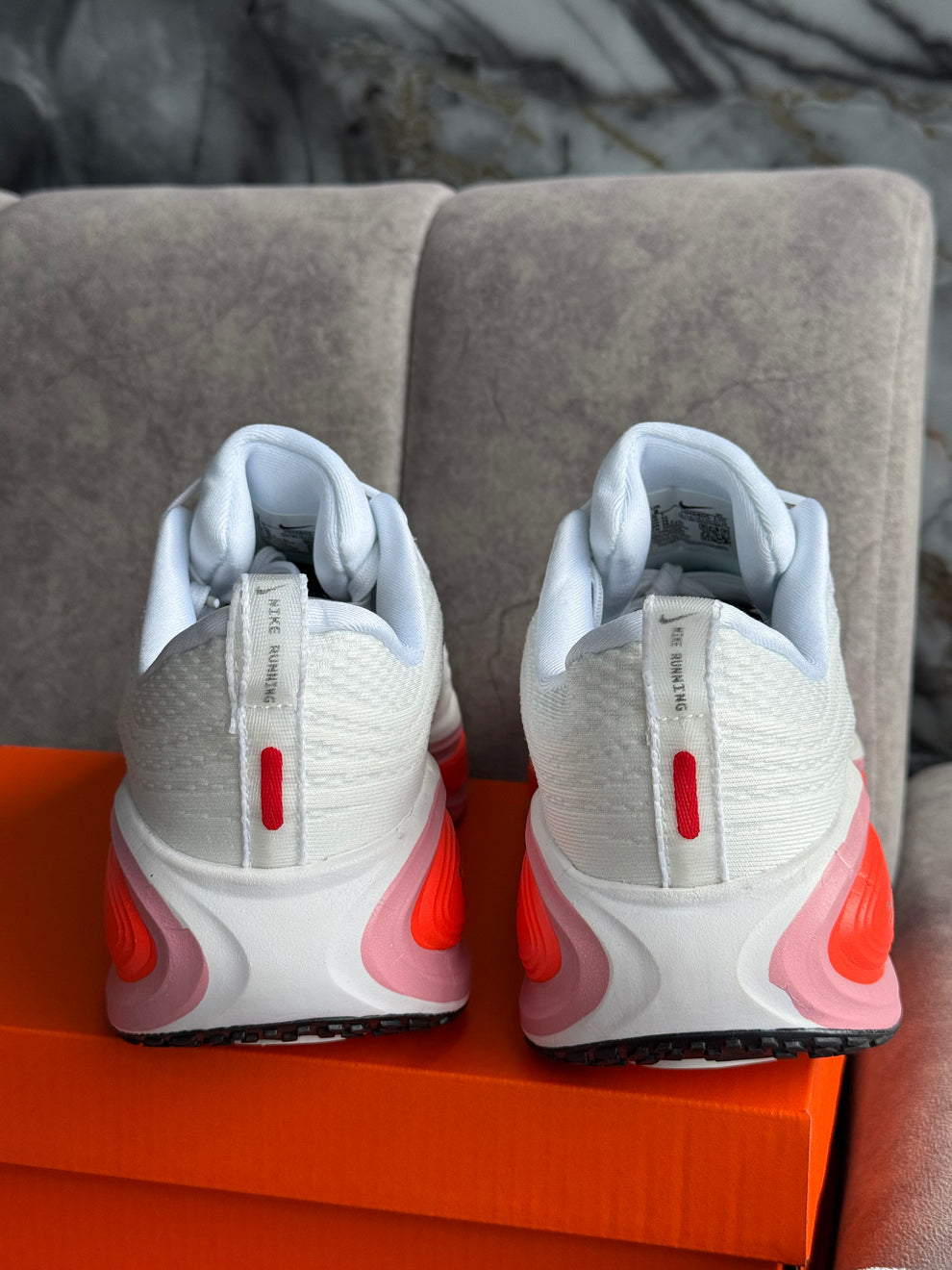 NK® VOMERO PLUS WHITE ORANGE