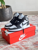NK® Air JRDN Retro 1 High "Black / White"
