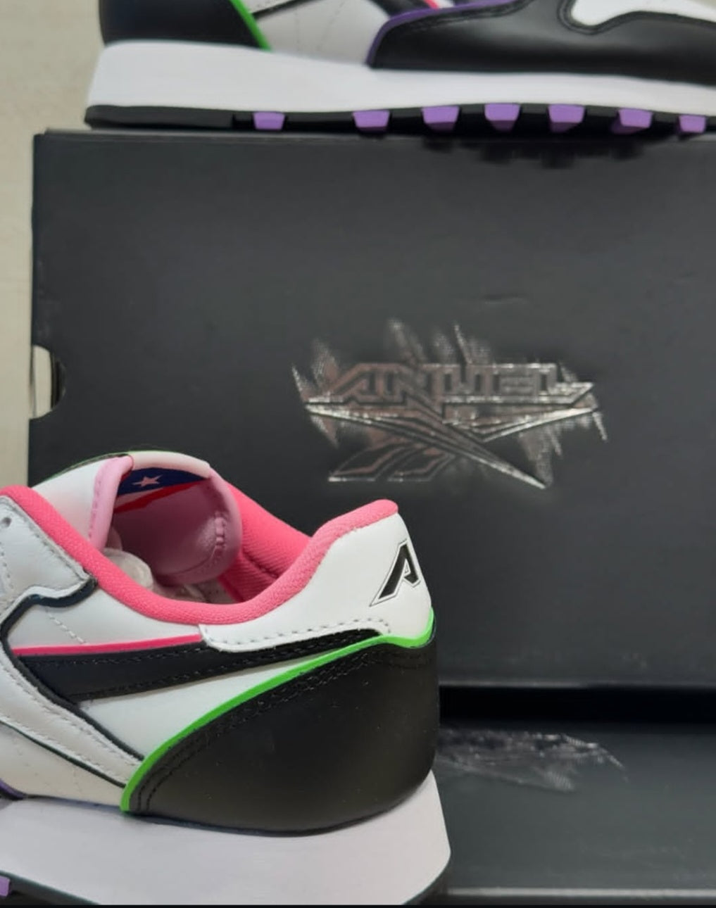 RBK® Classic Leather "White/Black/Pink/Green