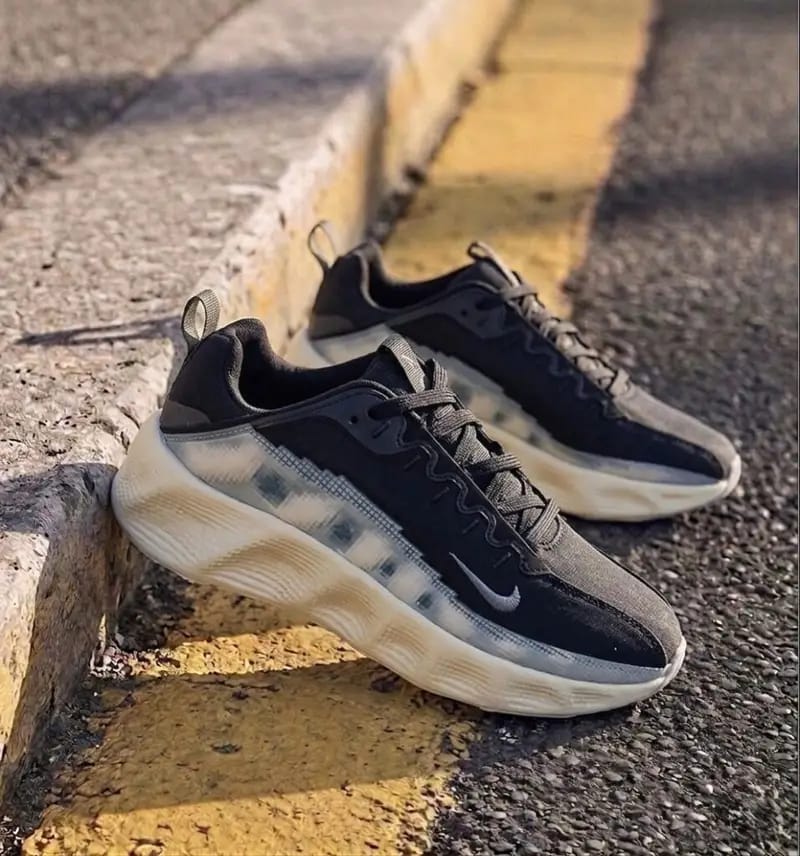 NK® ZoomX Invincible Run Flyknit "Black/Grey/White"