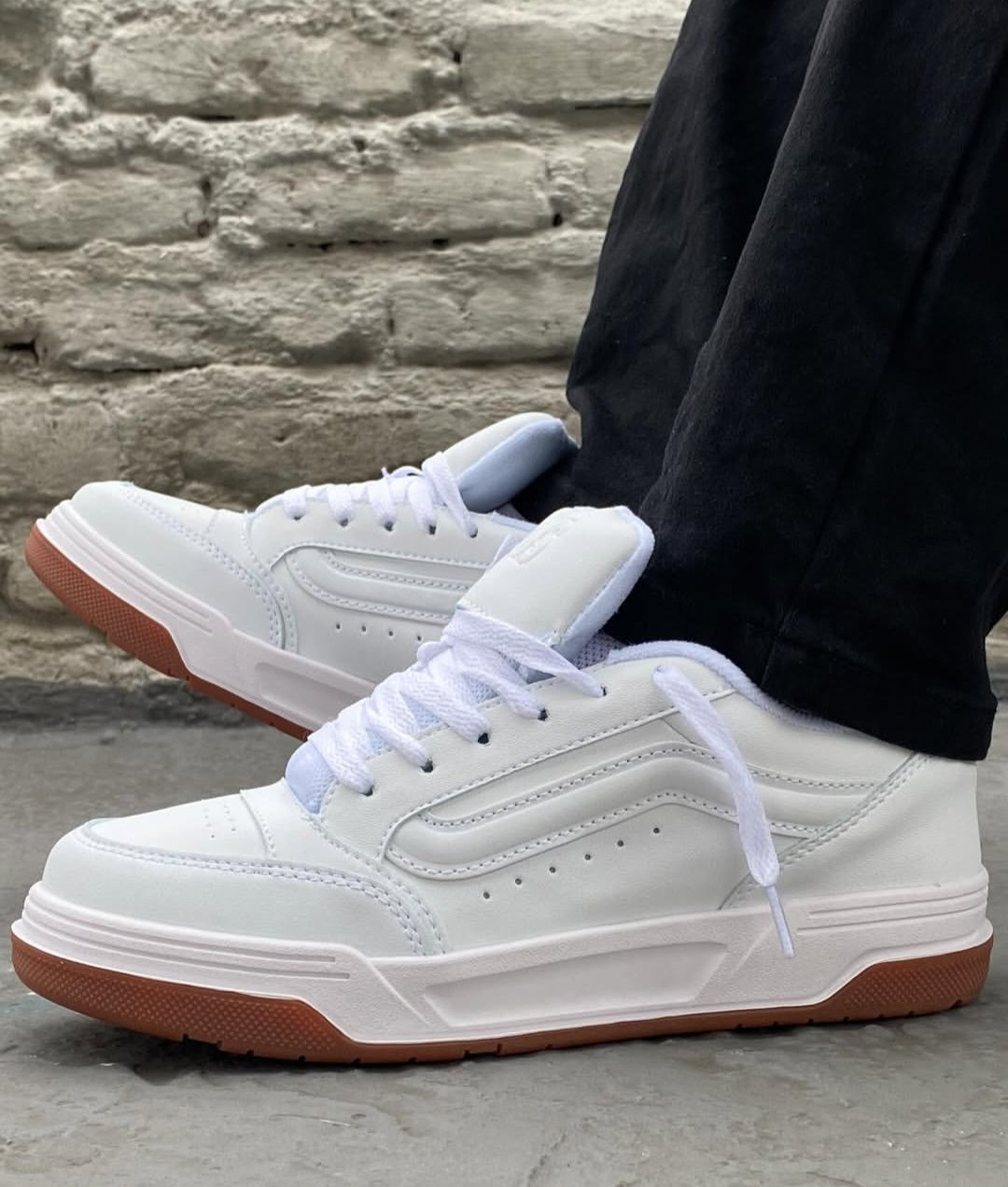 VNS® Retro Skate "White / Gum"