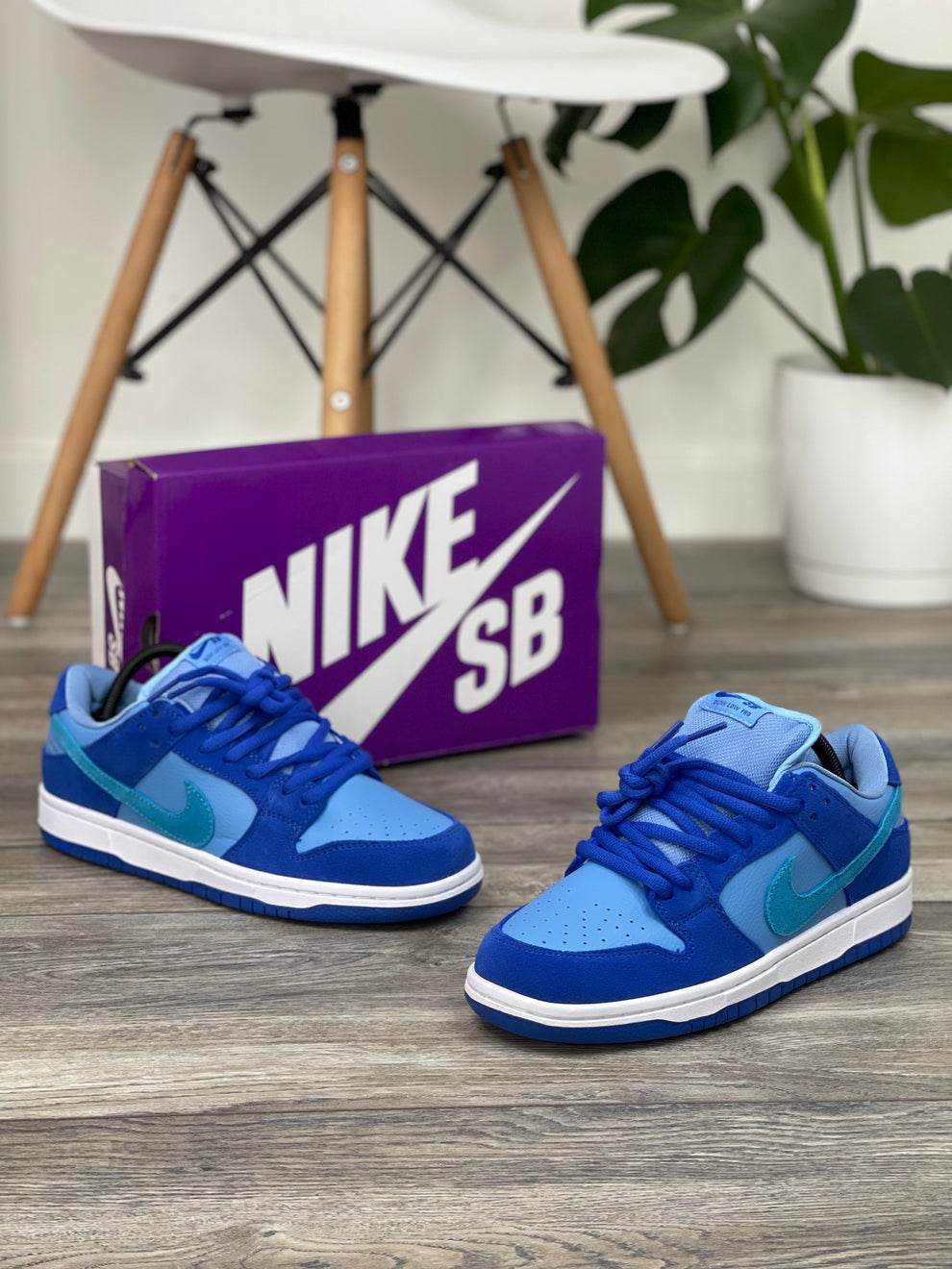 NK® Dunk Low SB "Blue Raspberry"