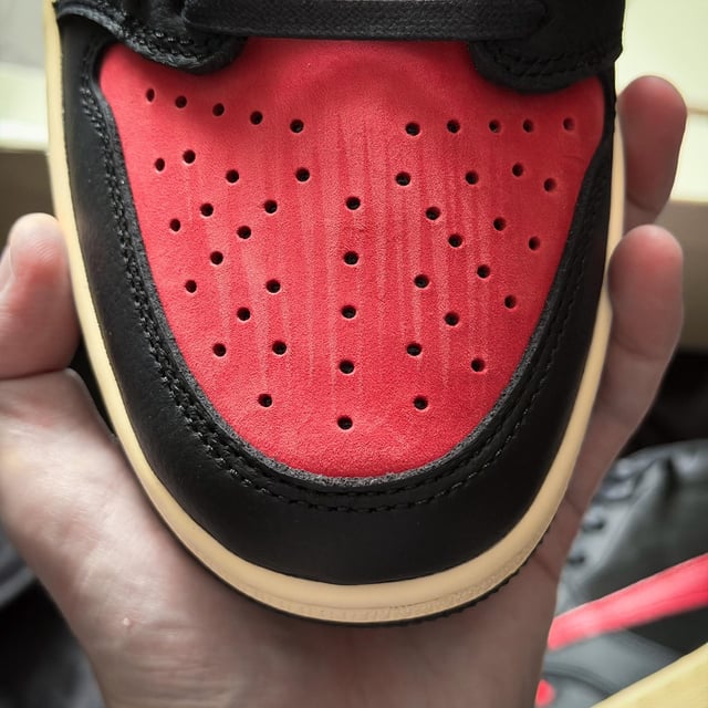 NK® Air JRDN 1 Low OG x Travis Scott "Red"