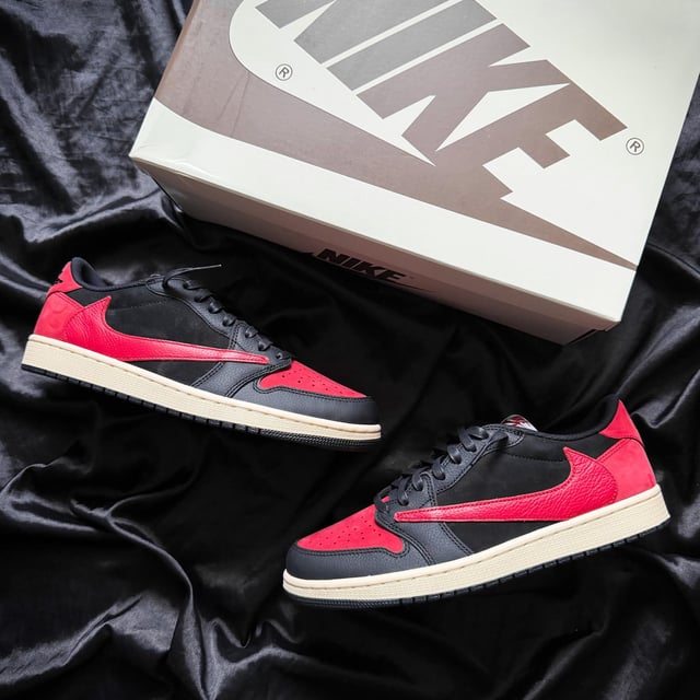 NK® Air JRDN 1 Low OG x Travis Scott "Red"
