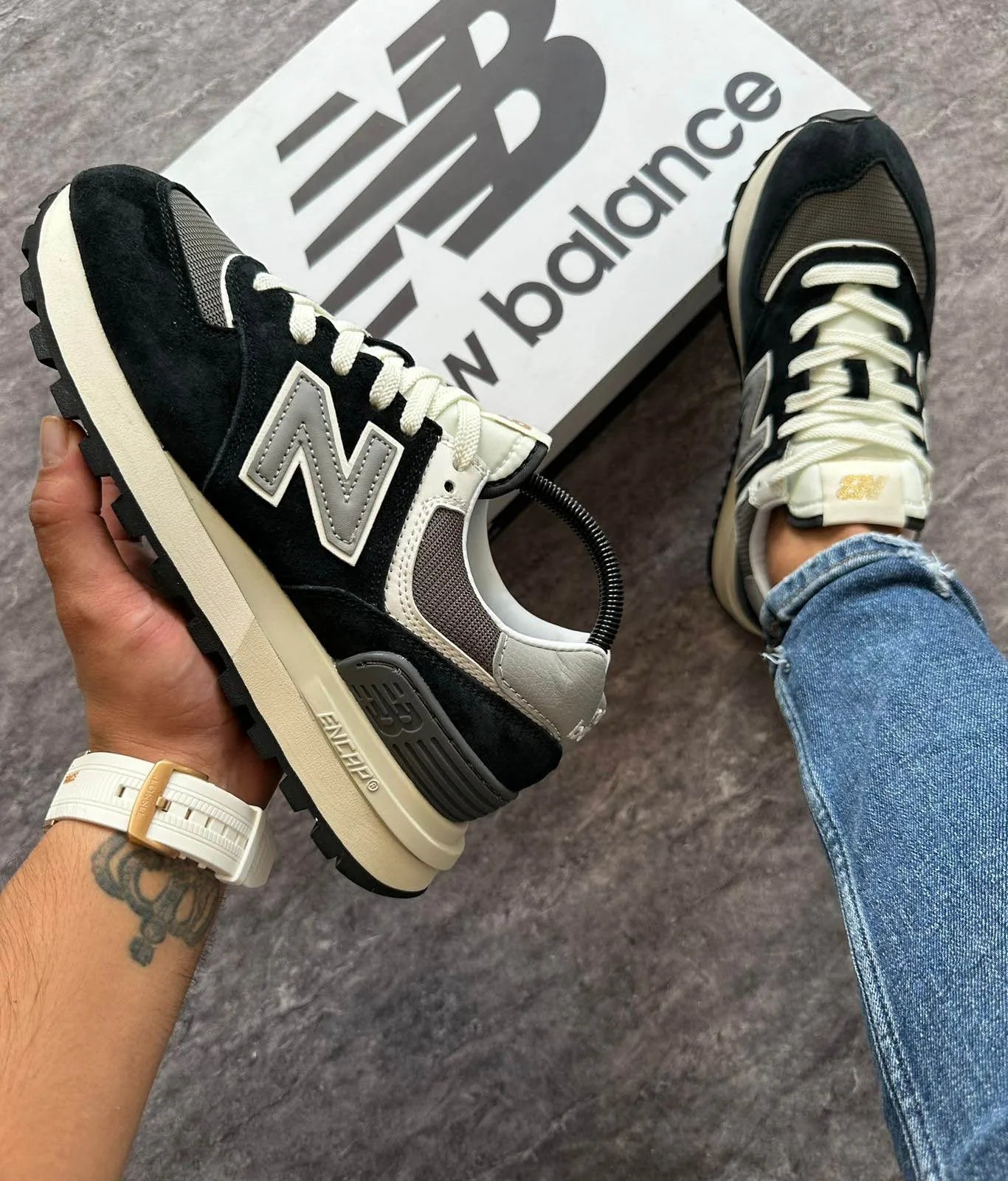 NB® 574 "Black / Grey / White"