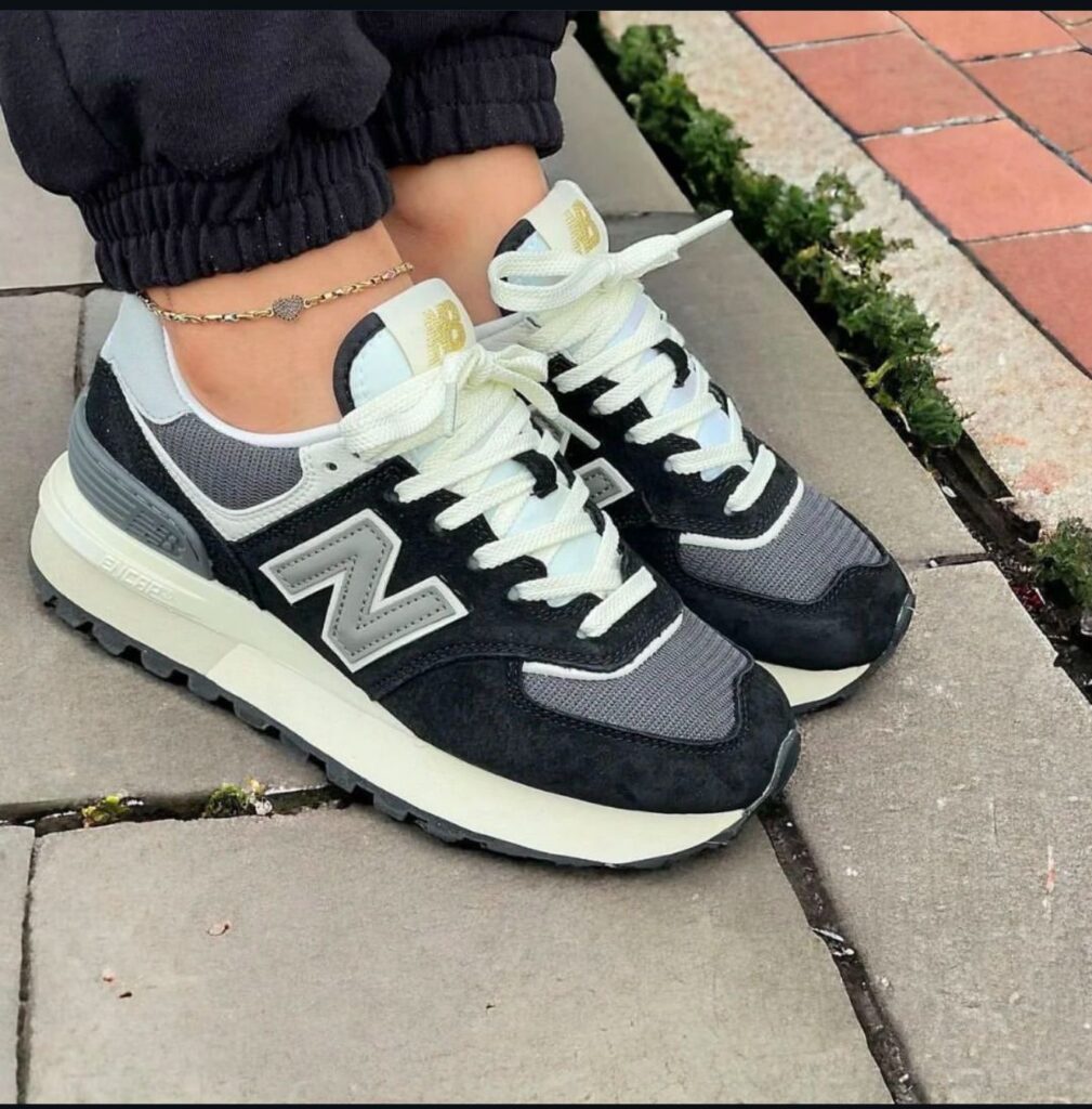 NB® 574 "Black / Grey / White"