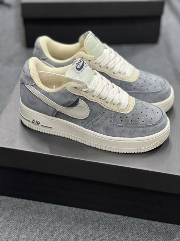 NK® Air Force 1 Low "Grey / Sail"