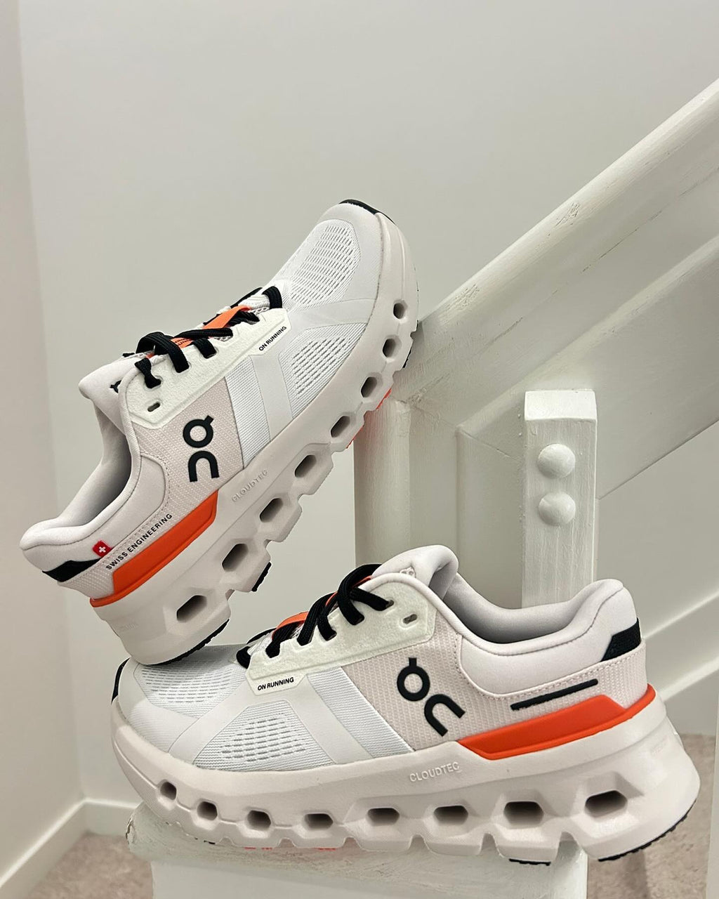 ONCLD® Cloudrunner 2 "White / Black / Orange"