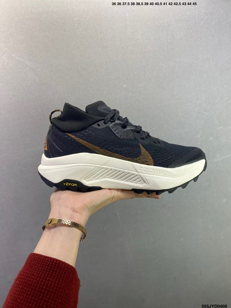 NK® ZoomX Zegama "Black/Gold"