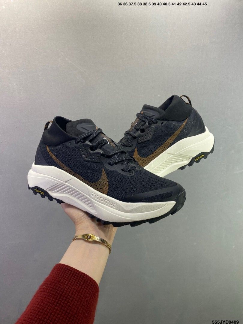 NK® ZoomX Zegama "Black/Gold"