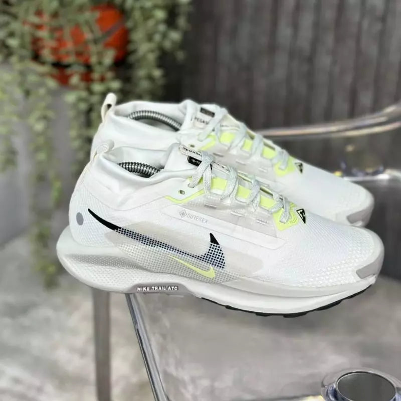 NK® Pegasus Trail 5 GTX "White / Volt"