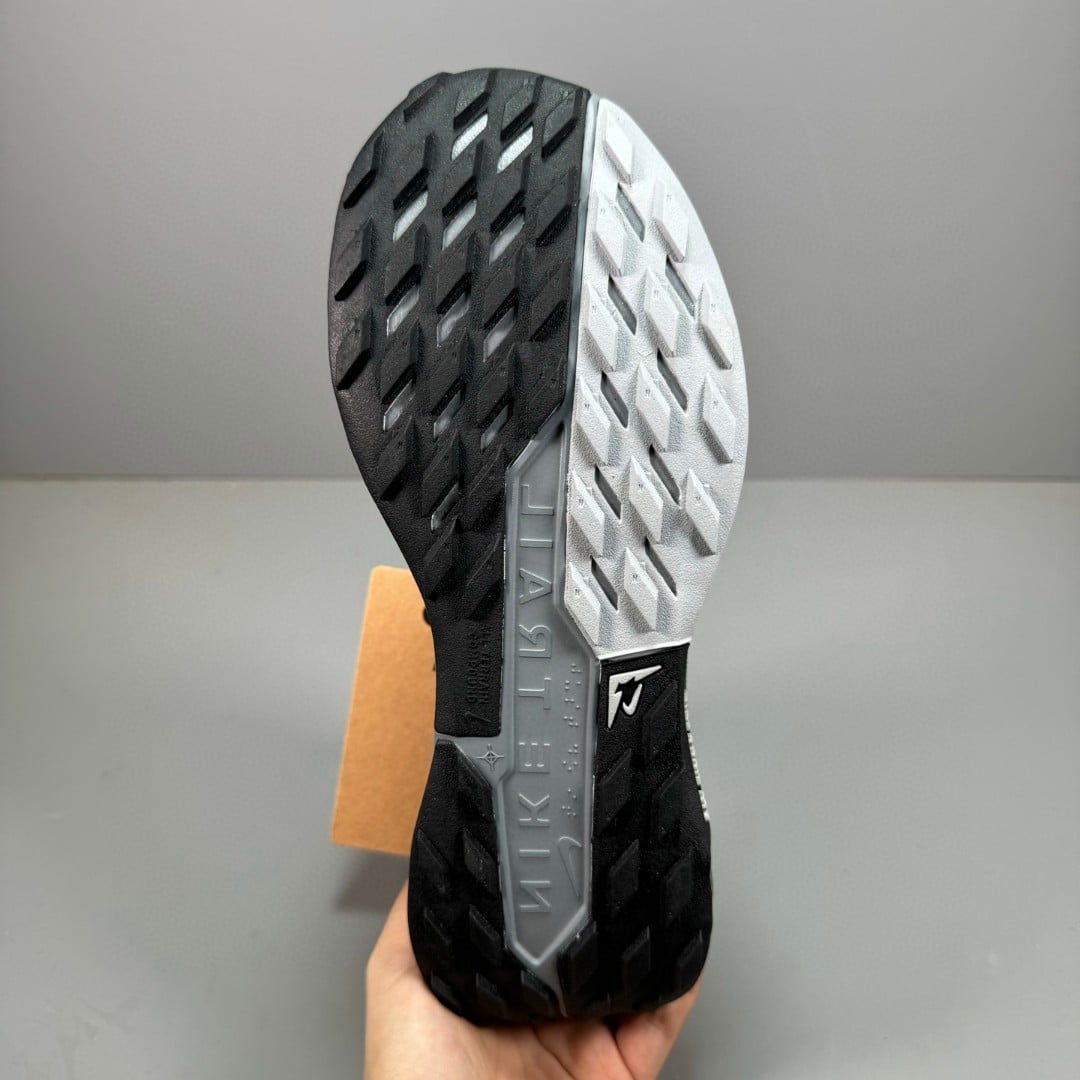 NK® Pegasus Trail 5 GTX "Black / Wolf Grey"