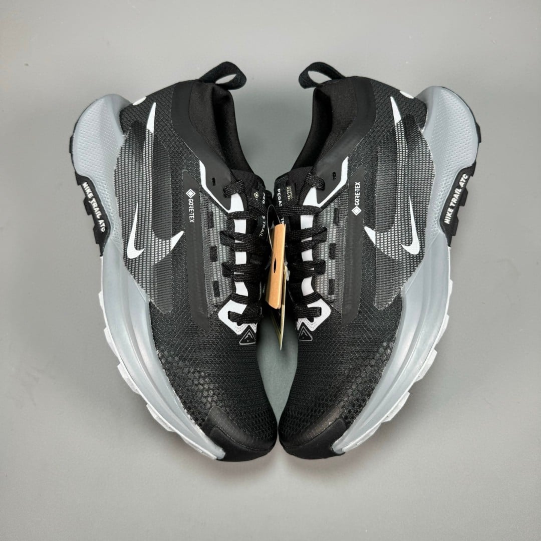 NK® Pegasus Trail 5 GTX "Black / Wolf Grey"